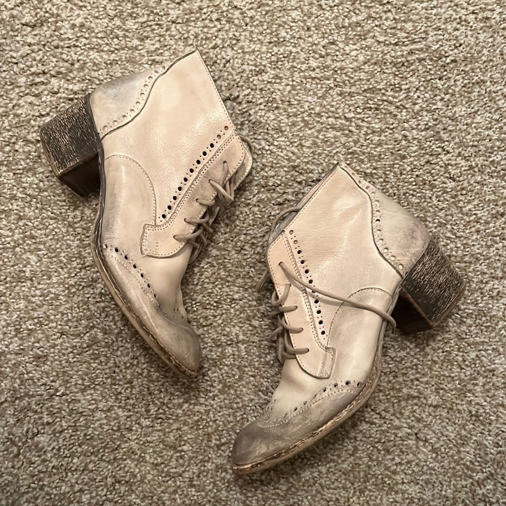 Donald J Pliner vintage Oxford boots